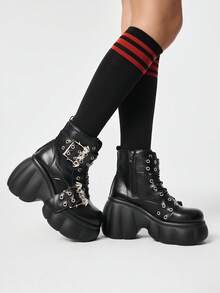 ROMWE Grunge Punk Giày sandal cao gót nữ 2026, bốt cao gót siêu nhỏ, bốt cưỡi ngựa nữ mùa xuân và mùa thu, bốt cao gót kiểu tàu hỏa, bốt cổ thấp chống thấm nước bằng da PU màu tối, khóa thắt lưng kiểu Y2K - màu đen - Xem 3