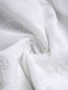 GlowEve Pantalones cortos de mujer con cintura con cordón y volantes bordados - Blanco - Ver 3