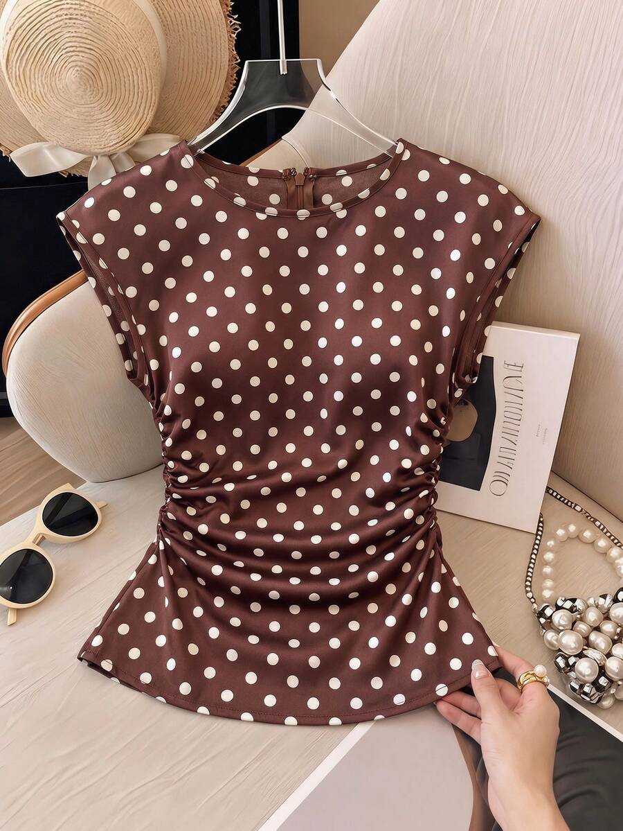 SHEIN Frenchy Áo blouse nữ chấm bi nâu trắng nhún eo – áo sát nách vintage thanh lịch ôm dáng, áo ngắn tay họa tiết chấm bi thanh lịch casual đi làm, trà chiều, mùa hè, lễ hội, Ngày của Mẹ, tiệc, bãi biển, đám cưới, tốt nghiệp, dạ hội, sang trọng, trang trọng, phong cách đồng quê, công sở, thời thượng, áo mùa hè - màu nâu - Xem 1