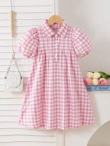 SHEIN Elladie kids Robe à carreaux roses pour jeunes filles avec décoration d'un gros nœud rose, tenue de vacances décontractée avec col claudine et manches courtes. Convient pour un usage quotidien décontracté, les trajets, les vacances élégantes, une tenue douce - Rose bonbon - Voir 10