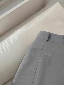 GlowEve CURVE 大码女式纯色百搭休闲短裙 - 灰色 - 查看 4