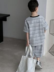 Dazy Kids Bộ áo thun và quần short kẻ caro dáng rộng, thời trang đường phố, phong cách thường ngày mùa hè dành cho bé trai. - Xám - Xem 2