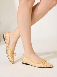 CUCCOO CHICEST Giày nữ mùa xuân hè mới, thiết kế nơ dễ thương, mũi vuông nhỏ, kiểu dáng slip-on, thanh lịch lãng mạn, đơn giản và gợi cảm, giày bệt nữ, giày dự tiệc hẹn hò, tiệc trà chiều, ngày Valentine, trang phục thanh lịch. - Lớn màu vàng - Xem 11