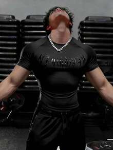 GymBeat 男士哥德字母印花插肩袖短袖運動T恤，健身房穿搭 - 黑色 - 查看 3