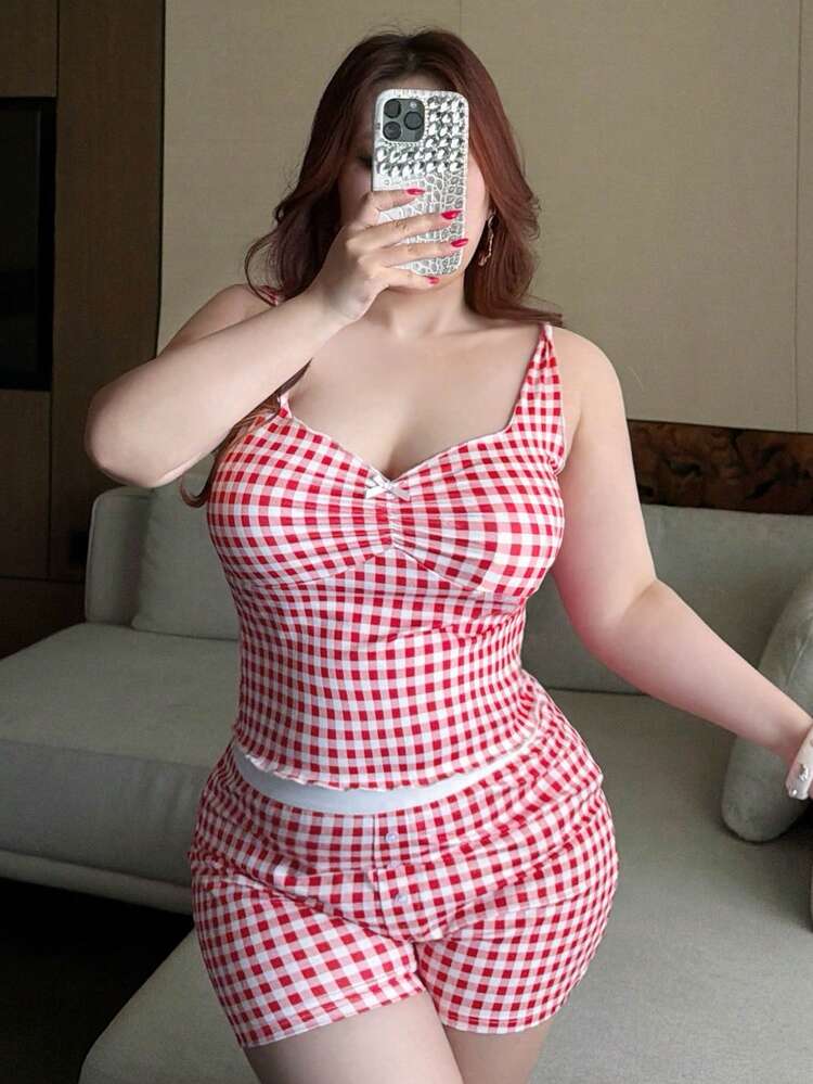 Dazy Plus Plus Size Women's Summer Red And White Striped Contrast Patchwork Cropped Sports Top & Straight Leg Casual Shorts Set,Cute Picnic Vacation Homewear