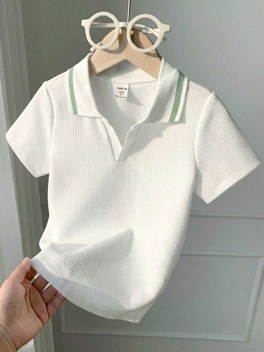 SHEIN 男童白色纹理面料Polo衫,休闲舒适,百搭,面料柔软,适合日常穿着、旅行、户外活动、假日派对、夏季海滩度假、春夏穿着。 - 白色 - 查看 1