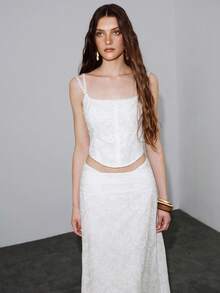 MOTF PREMIUM TOP CAMISERO CORTO CON BORDADO Y CORDÓN PARA ESTILIZAR LA CINTURA, PRIMAVERA/VERANO - Blanco - Ver 3
