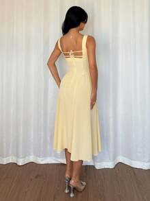 Modelyn Petite 女士黄色编织无袖吊带收腰露背刺绣蝴蝶A字中长连衣裙，优雅浪漫，春夏款 - 黃色 - 查看 5
