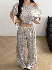 SHEIN EZwear 女士豹纹不对称肩部上衣和休闲运动裤套装 - 彩色 - 查看 4