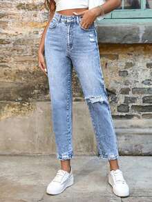 EMERY ROSE Plus Size Women's Fashion Distressed Pocket Zipper Versatile Denim Capri Pants - Light Wash - View 1