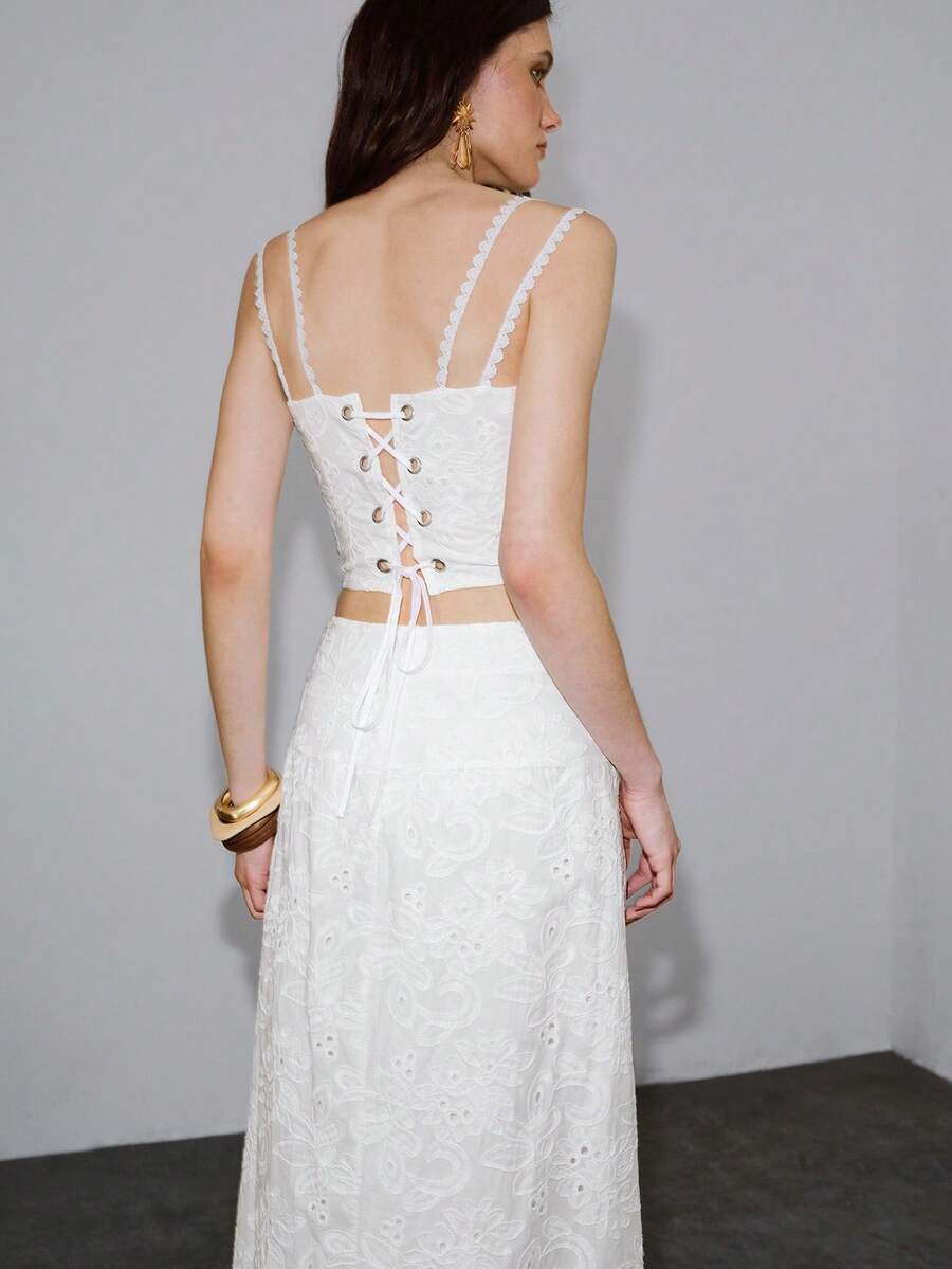 MOTF PREMIUM TOP CAMISERO CORTO CON BORDADO Y CORDÓN PARA ESTILIZAR LA CINTURA, PRIMAVERA/VERANO - Blanco - Ver 1