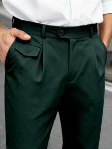 Manfinity Mode Pantalones de traje casuales versátiles para hombres de talla grande, unicolor, con pliegues y bolsillos, para ir al trabajo, ceremonias y eventos formales - Verde Oliva - Ver 5