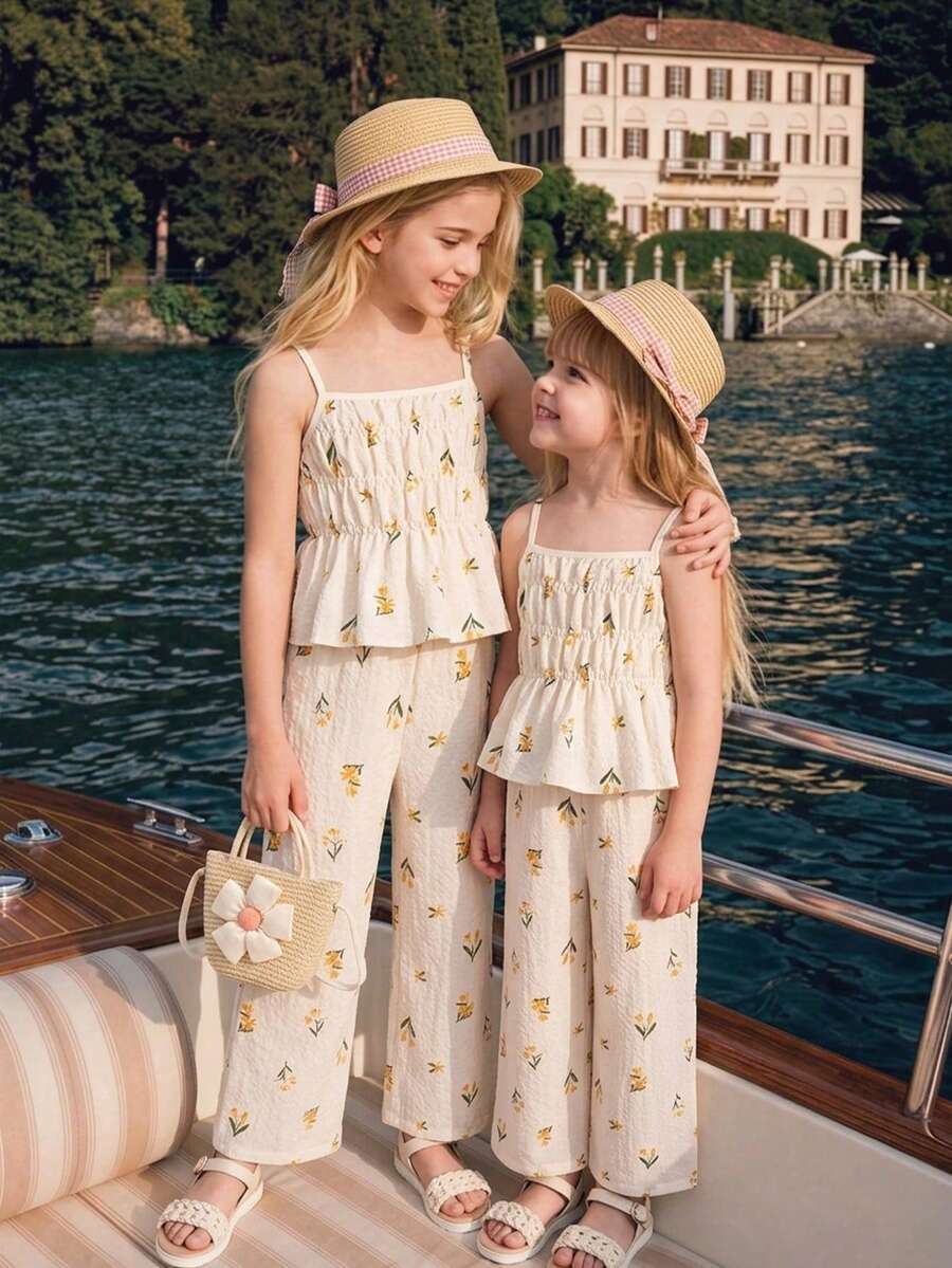 SHEIN Elladie kids 两件套少女可爱甜美吊带背心和阔腿裤套装，黄色碎花印花，休闲度假沙滩装 - 黃色 - 查看 1