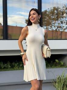 Yohana Edit Vestido mini de punto acanalado con cuello alto minimalista, sin mangas y corte en A para mujer, otoño blanco - Blanco - Ver 4