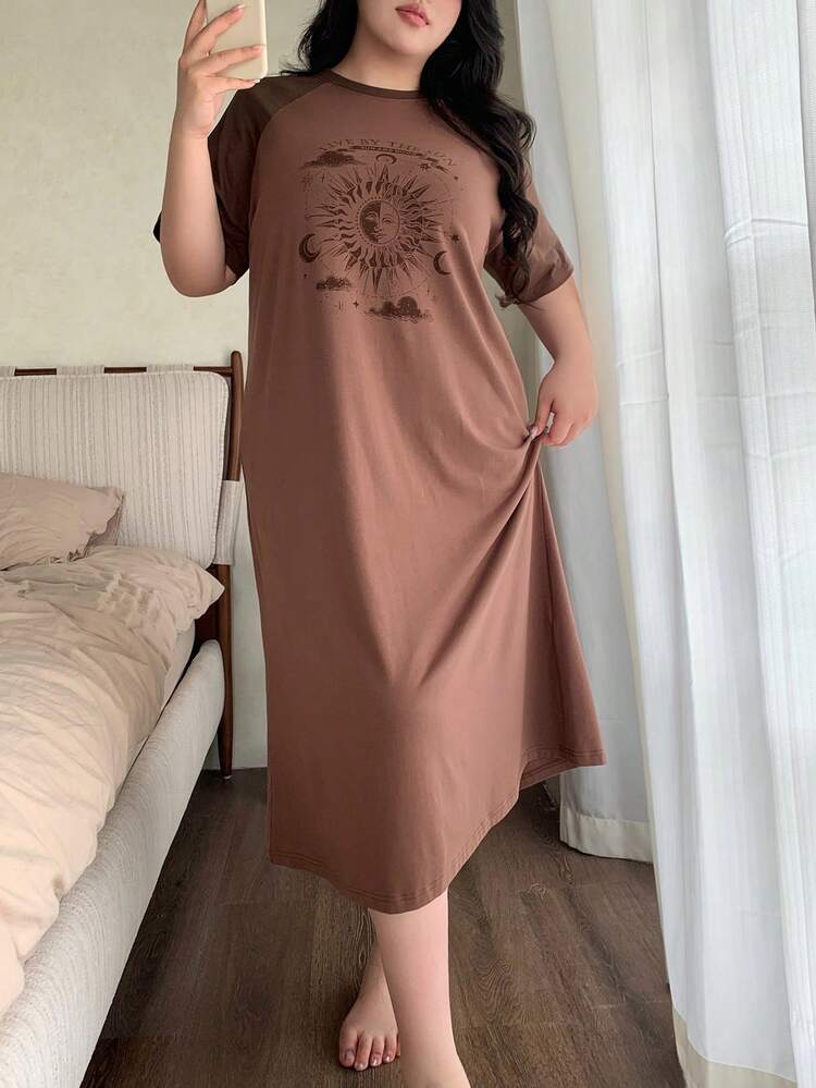 Dazy Plus Contrast Color Block Round Neck Graphic Print Loose Knit Straight Maxi Nightgown, Plus Size Women Spring/Summer Loungewear