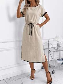 Editum Đầm midi nữ cổ tròn phối màu tương phản bằng cotton, xẻ tà. - Màu be - Xem 4