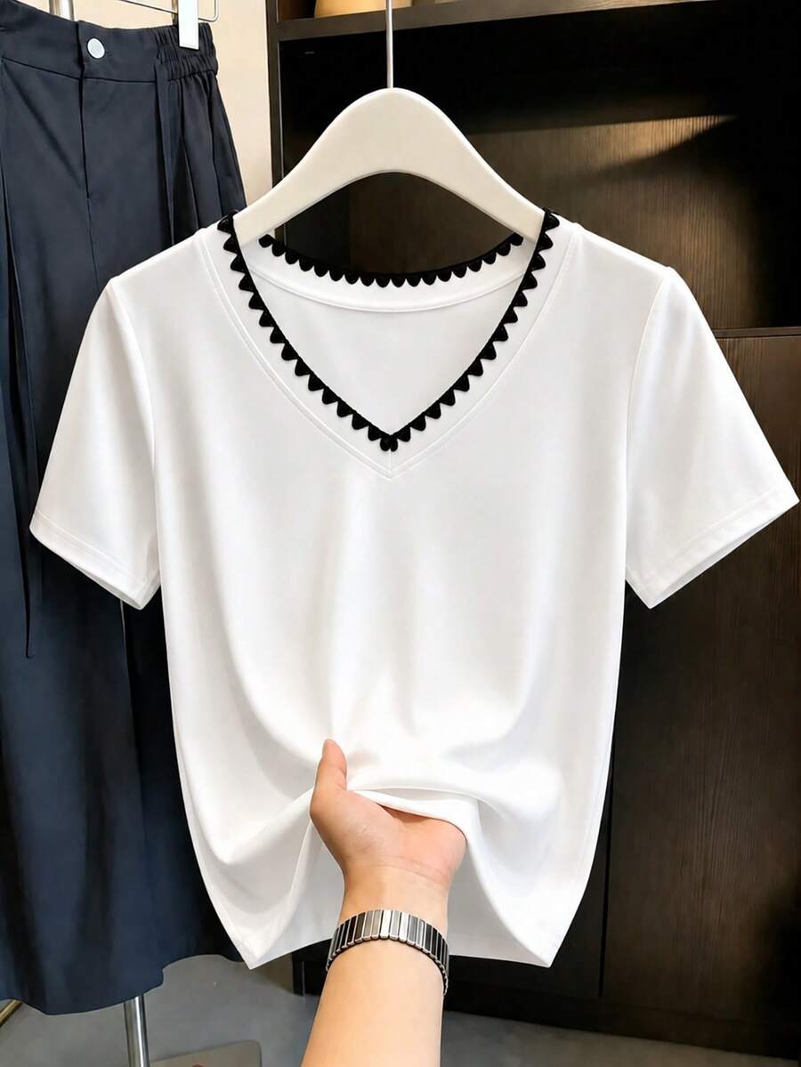 Resyla Áo thun nữ cổ chữ V màu trắng thêu họa tiết, áo thun nữ thanh lịch tối giản, trang phục công sở mùa hè. - trắng - Xem 1
