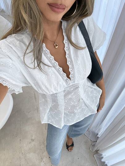 Siren Gaze Women's Solid Color Minimalist Short Sleeve Blouse Lace Floral Crop V-Neck Eyelet Embroidery Casual Beach Vacation Summer New White Embroidered Blouse, Suitable For Romantic Vacation, Casual Office Commute, Vintage Style Lace White Top Women Summer Blouse Top , Suitable For Spring/Summer Vacation, Tee Beach, Summer Wear, Women's , Eyelet Embroidery Scallop Trim Blouse