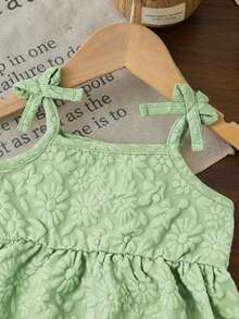 SHEIN Vintaside Kids 女婴夏季甜美清新花卉装饰吊带背心和牛仔短裤套装，蝴蝶结细节，适合日常外出、休闲旅行、家庭聚会、夏季购物 - 綠色 - 查看 5