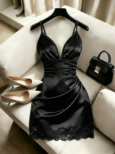 SHEIN Franclia Vestido de mujer de alta gama con pliegues y encaje de contraste sin mangas, vestido de mujer para primavera/verano, vacaciones, salidas, Y2K, primavera, verano, vuelta al colegio, casual, playa, negocios, versátil, vestido negro de mujer, vestido de tirantes finos