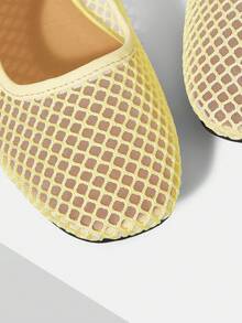 Mnmlis Women's Fashion Round Toe Strap Ins Style Flat Shoes - Yellow - View 3