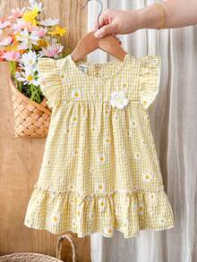 SHEIN Vintaside Kids 女婴夏季飘逸袖圆领连衣裙，优雅时尚，清新3D立体雏菊印花装饰，适合日常外出、休闲、家庭聚会或公园散步。 - 黃色 - 查看 4