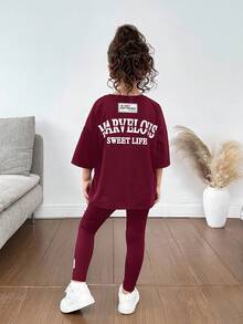 SHEIN 年轻女孩和年轻女孩休闲搭配母女装 2 件套字母印花落肩圆领 T 恤和裤子，休闲装，非常适合春秋季休闲日常穿着和学校日常穿着、情人节、妈妈和女儿搭配、姐妹和我搭配 - 紅色 - 查看 2