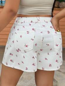 Dazy Plus Quần short nữ cỡ lớn họa tiết hoa nhí, gấu quần tua rua, kiểu dáng thường ngày, thích hợp đi biển mùa hè. - trắng - Xem 6