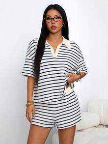 SHEIN PETITE Bộ đồ nữ 2 mảnh gồm áo thun dài tay cổ chữ V tay trễ vai dáng rộng kẻ sọc và quần dài kẻ sọc cạp chun, bộ đồ len mùa đông, bộ đồ mặc nhà kẻ sọc nữ mùa thu/đông, bộ đồ hai mảnh nữ, bộ đồ hai mảnh thường ngày kẻ sọc, bộ đồ hai mảnh thoải mái. - Màu be - Xem 3