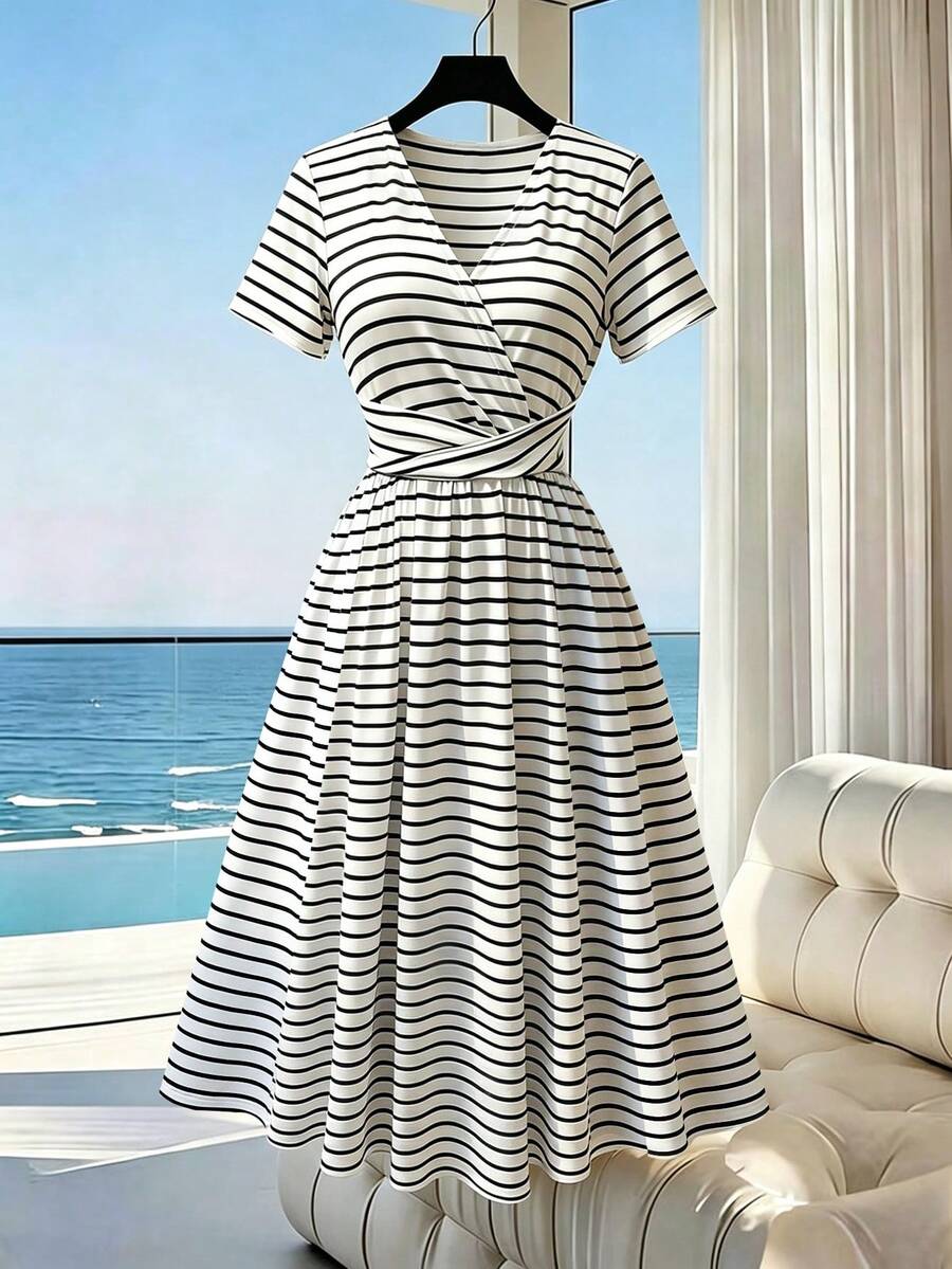 Franclia Đầm ôm dáng cổ chữ V, eo xoắn, kẻ sọc kiểu vintage mới, chất liệu siêu co giãn, thiết kế tinh tế, phong cách retro giản dị, phù hợp cho mặc hàng ngày, đi làm, đi nghỉ mát, dự tiệc và các dịp khác. - Đen và trắng - Xem 1