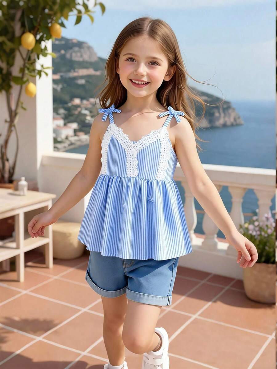 SHEIN Elladie kids 幼儿夏季条纹吊带背心和纯色牛仔短裤套装,简约风格,无图案,适合户外活动,居家穿着舒适,轻松适应学校生活以及与朋友和家人的聚会。 - 藍色 - 查看 1