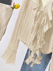 Blusa con cuello en V francés, plisada y con volantes con lazo - Albaricoque - Ver 3