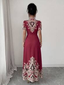 SHEIN Elenzya 杏色深V领收腰数码印花拼接优雅A字连衣裙，适合女士正式晚宴、约会、婚礼等场合（定位花卉图案） - 紅色 - 查看 2