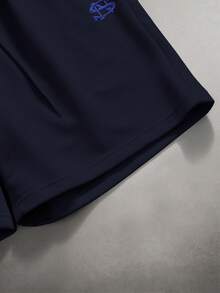 STYNVO Quần short nam mùa hè kiểu dáng thường ngày, phối họa tiết kẻ caro, thêu chữ, có dây rút ở eo. - Màu xanh hải quân - Xem 5