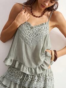 Bohemela Blusa feminina casual de alcinha, estilo primavera/verão, em tecido plano com aplicações de renda, barra com babados e detalhes em renda. Ideal para o dia a dia, encontros com amigos, festivais de música, festas, looks com sobreposições e para relaxar em casa. - Verde - Ver 4