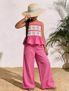 SHEIN Vintaside Kids 女童休闲时尚度假吊带无袖露脐钩针草莓蕾丝边吊带背心搭配松紧腰宽松纹理面料阔腿裤套装 - 粉色 - 查看 3