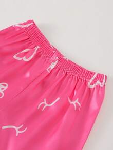 SHEIN Playful Pals 女童奶牛爱心睫毛印花翻领仿丝短裤套装，家居服 - 彩色 - 查看 9