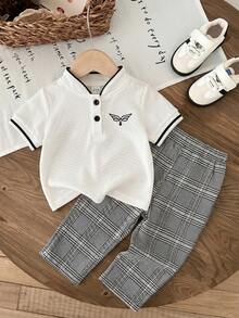 2件套男宝宝可爱都市校园休闲短袖polo衫和松紧腰格子裤套装，适合生日派对、晚宴、演出、婚礼、迎婴派对、一周岁生日庆祝等场合。 - 白色 - 查看 3