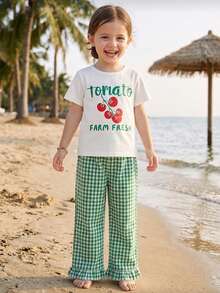 SHEIN Genkimix Kids Set de 2 piezas con camiseta con estampado de letras y pantalones a cuadros para niña - Verde - Ver 3