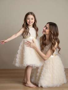 SHEIN Glamorique Kids 女童公主裙，杏色3D立体花卉刺绣连衣裙，杏色网纱连衣裙，无袖，蝴蝶结装饰，生日派对、婚礼及节日 - 杏色 - 查看 4
