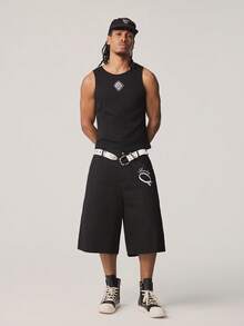 SCOOBY-DOO X SHEIN Conjunto casual de camiseta de tirantes con estampado geométrico y pantalones cortos capri para hombre - DOO - Negro - Ver 3