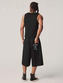 SCOOBY-DOO X SHEIN Conjunto casual de camiseta de tirantes con estampado geométrico y pantalones cortos capri para hombre - DOO - Negro - Ver 2