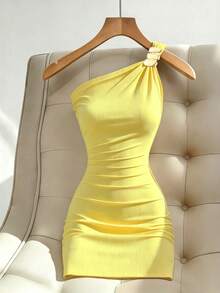 Franclia Đầm mini ôm sát màu đen gợi cảm dành cho nữ, thiết kế bất đối xứng vai, eo thon gọn, hở vai quyến rũ, kiểu dáng thanh lịch, thích hợp cho các buổi tiệc cocktail. - Vàng nhạt - Xem 1