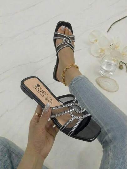 Sandalia para mujer perfecta para la temporada veraniega, disfruta del calor con los increíbles modelo que tenemos para ti, úsalos para el diario o puedes usarlos en los eventos especiales, boda, XV y mas, no esperes mas ven por los tuyos