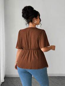 Elenzga Áo kiểu nữ cỡ lớn thanh lịch màu đen chấm bi hoa văn bằng chiffon, vạt xoắn, đa năng, thích hợp mặc đi làm, chất liệu mùa xuân/hè, áo chiffon casual cho kỳ nghỉ, áo màu xanh lá cây, phù hợp cho lễ tốt nghiệp, Ngày Valentine, lễ hội âm nhạc, Ngày của Mẹ, Halloween, Lễ Tạ ơn, Lễ Phục sinh, Ngày Quốc khánh, dạ hội, tiệc hẹn hò, mùa cưới, các chuyến đi ngoài trời. - màu nâu - Xem 2