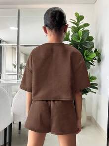 SHEIN 2件套：少女宽松短款T恤+紧身短裤，休闲日常穿搭 - 咖啡棕 - 查看 2