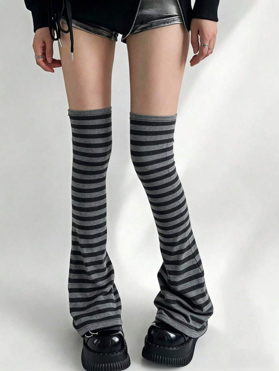 ROMWE Anime 1Pair Y2k Millennial Babes Chaotic Punk Style Striped Micro-Speaker Long Tube Can Be Stacked Socks Cover, Women's Black And Gray Knee Casual Go Out Wear Leg Cover, Suitable For Daily, Dating, Parties, Shopping And Other Matching Single Items - Black and gray stripes - View 1