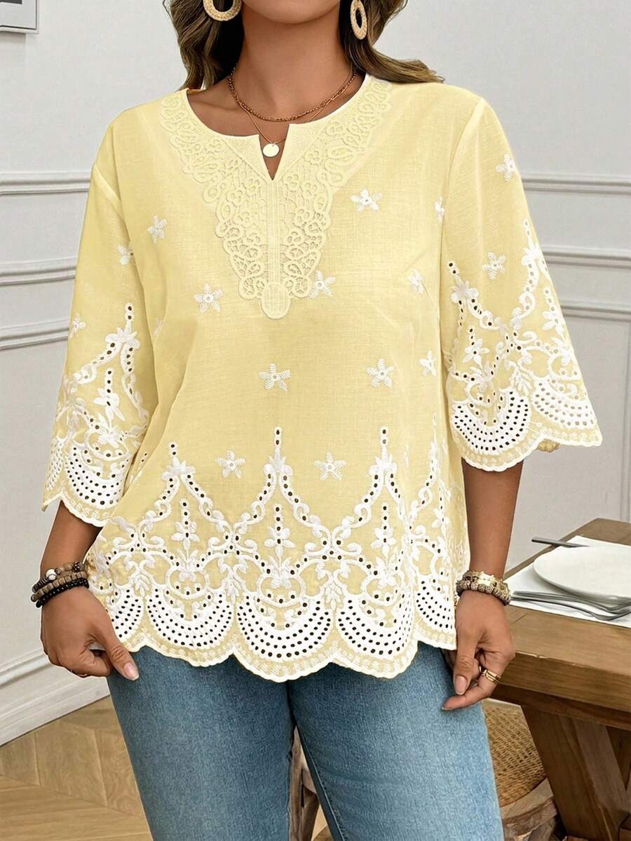 SHEIN LUNE Áo kiểu tay ngắn dành cho nữ cỡ lớn, phối ren tương phản, khoét lỗ và thêu. - Vàng nhạt - Xem 1