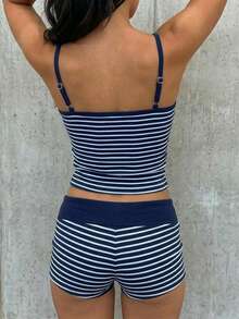 SHEIN EZwear Bộ đồ nữ gồm áo hai dây kẻ sọc và quần short, kiểu dáng thường ngày, gồm 2 món. - Màu xanh hải quân - Xem 2