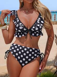 Swim Lushoire Conjunto de bikini de 2 piezas para mujer con estampado aleatorio de lunares, volantes, tirantes con lazo y escote en V, para verano - Blanco y Negro - Ver 1